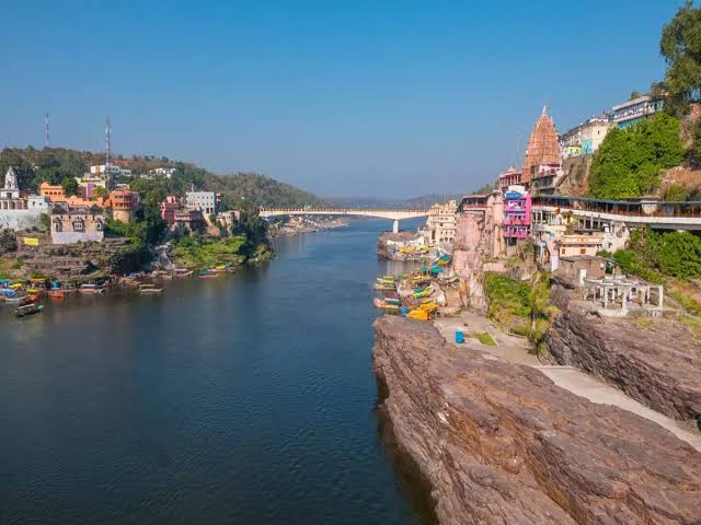 Places to Visit Near Omkareshwar Within 100 KM